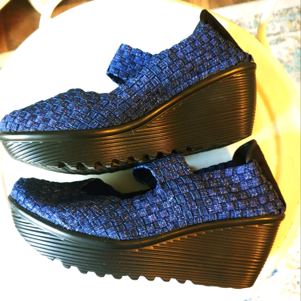 White Mountain Blue Wedges